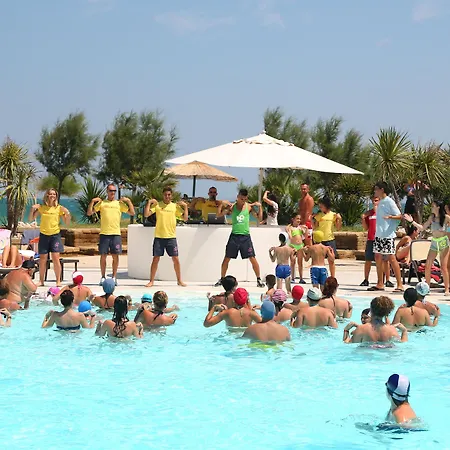 Centro Vacanze Poker Rezort 3*